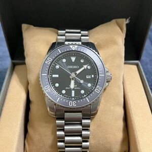 Seiko SNE569